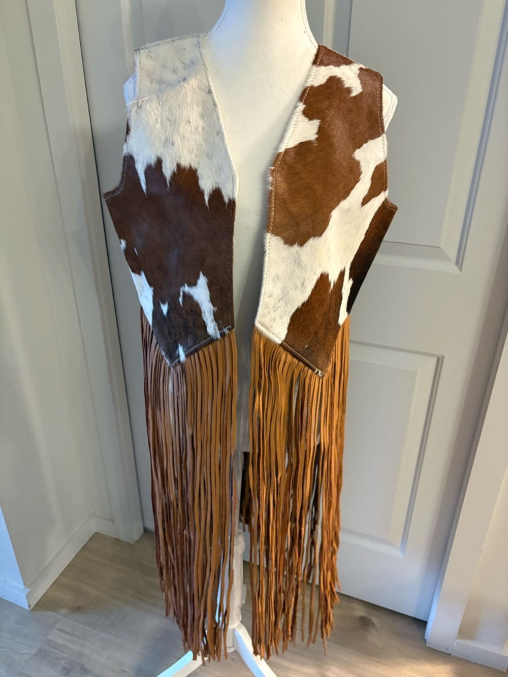 Cowhide Fringe Vest - Brown & White Western Style